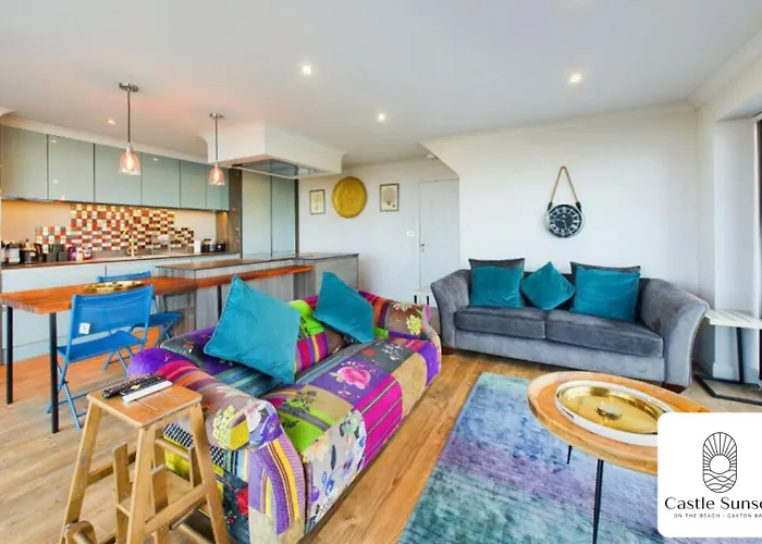 Luxury 4-bedroom Beachfront With Hot Tub & Games 别墅