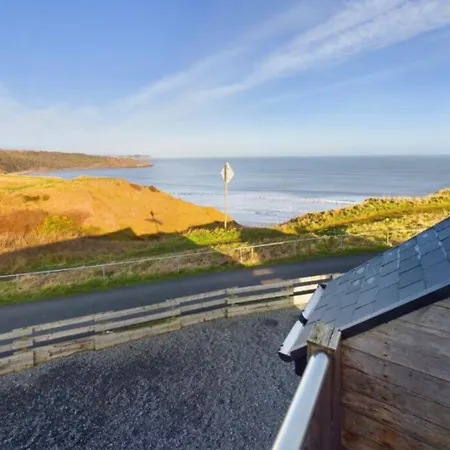 Luxury 4-bedroom Beachfront With Hot Tub & Games Villa *