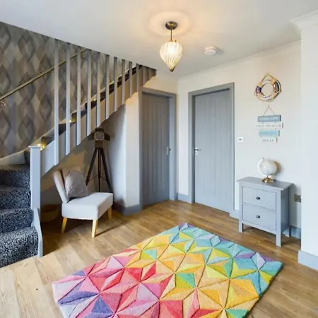 Villa Luxury 4-bedroom Beachfront With Hot Tub & Games *