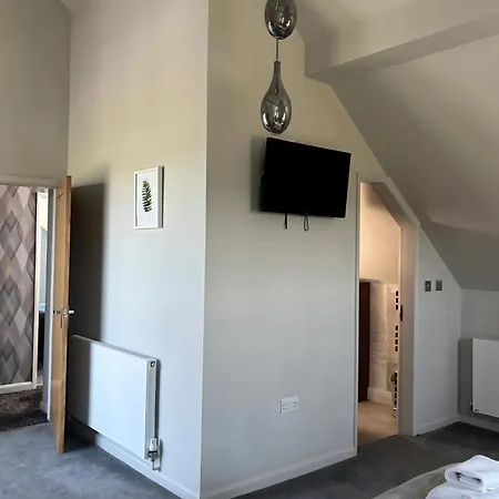 Luxury 4-bedroom Beachfront With Hot Tub & Games Villa *