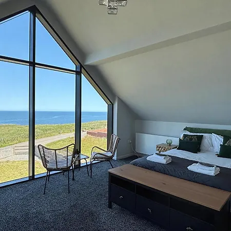 Villa Luxury 4-bedroom Beachfront With Hot Tub & Games