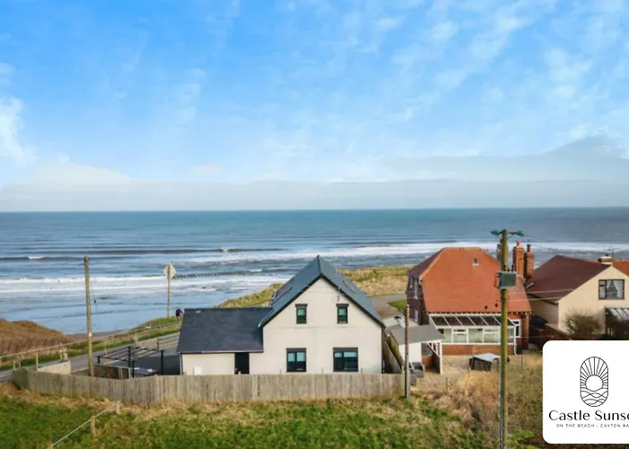 Luxury 4-bedroom Beachfront With Hot Tub & Games Cayton