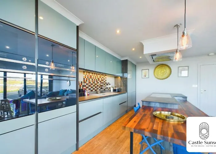 Luxury 4-bedroom Beachfront With Hot Tub & Games Willa *