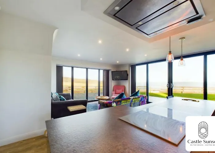 Luxury 4-bedroom Beachfront With Hot Tub & Games Willa *